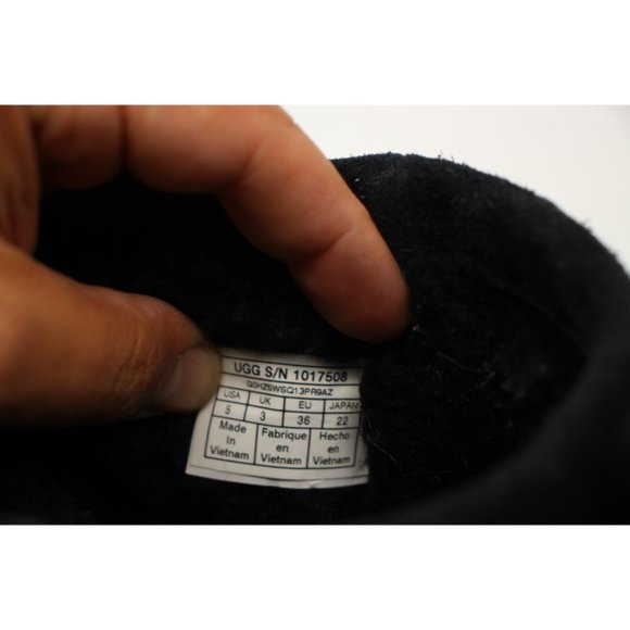 UGG Classic Short Waterproof Boot Size 5 Black Suede & Shearling 1017508 - Picture 3 of 9